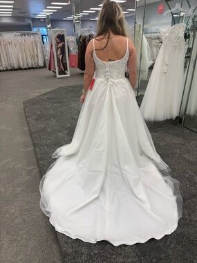 David's Bridal White Spaghetti Strap Lace Bodice A-Line Wedding Dress